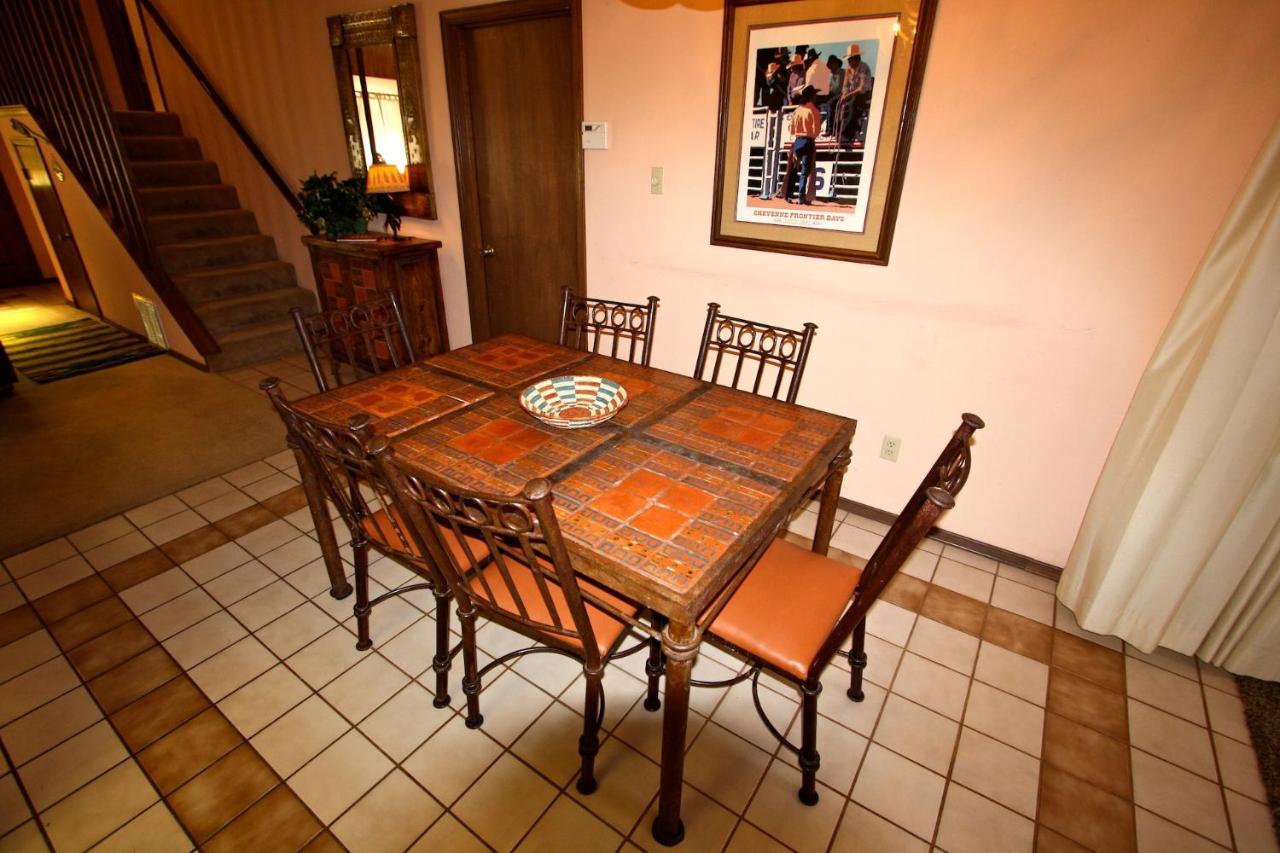 Cowboys, Indians And Outlaws Villa Ruidoso Bagian luar foto